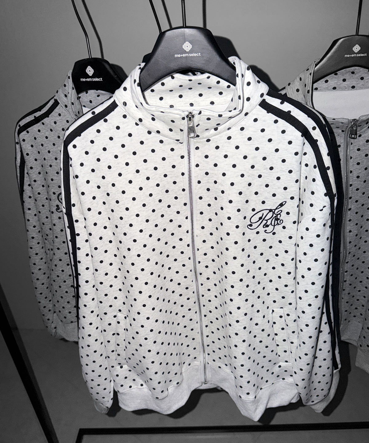 胸ロゴ刺繍ドットラインオーバースウェットブルゾン ／ chest logo embroidery side dot line over sweat blouson