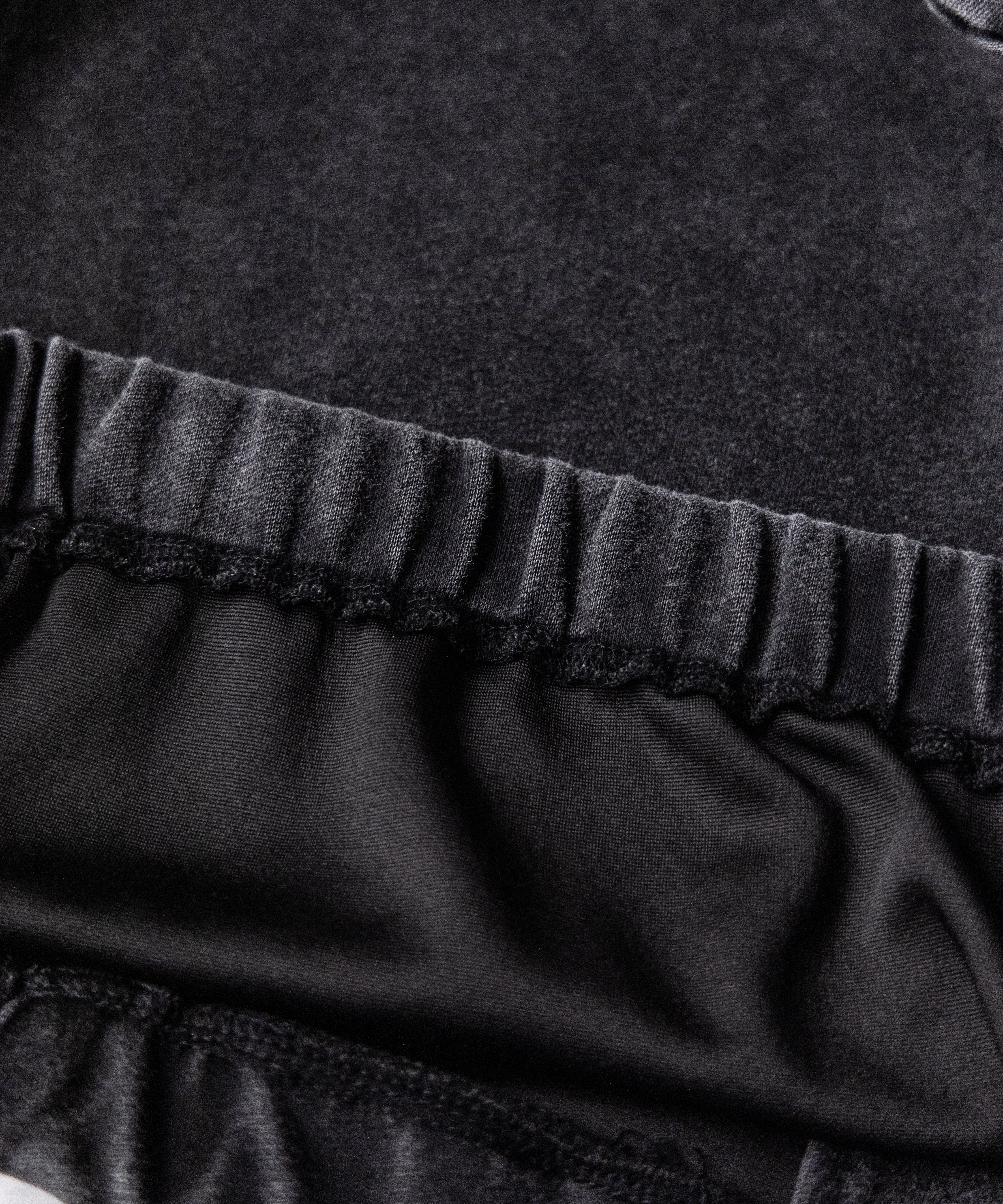 ピグメントヴィンテージ加工サイドラインジップアップパーカー ／ Pigment vintage side line zip-up hoodie