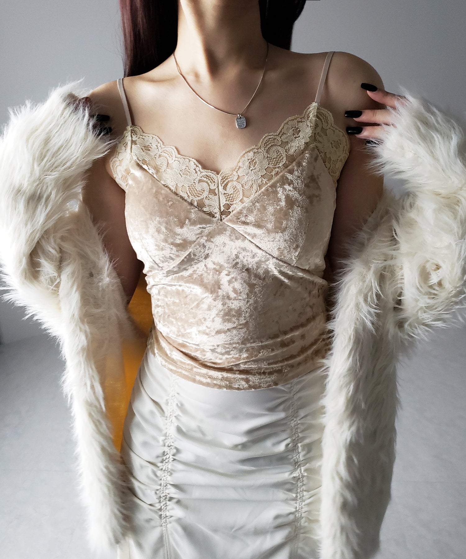 最新人気 カップ付き 】ベロアレースクロップドキャミビスチェ ／ velor lace cropped camisole bustier トップス