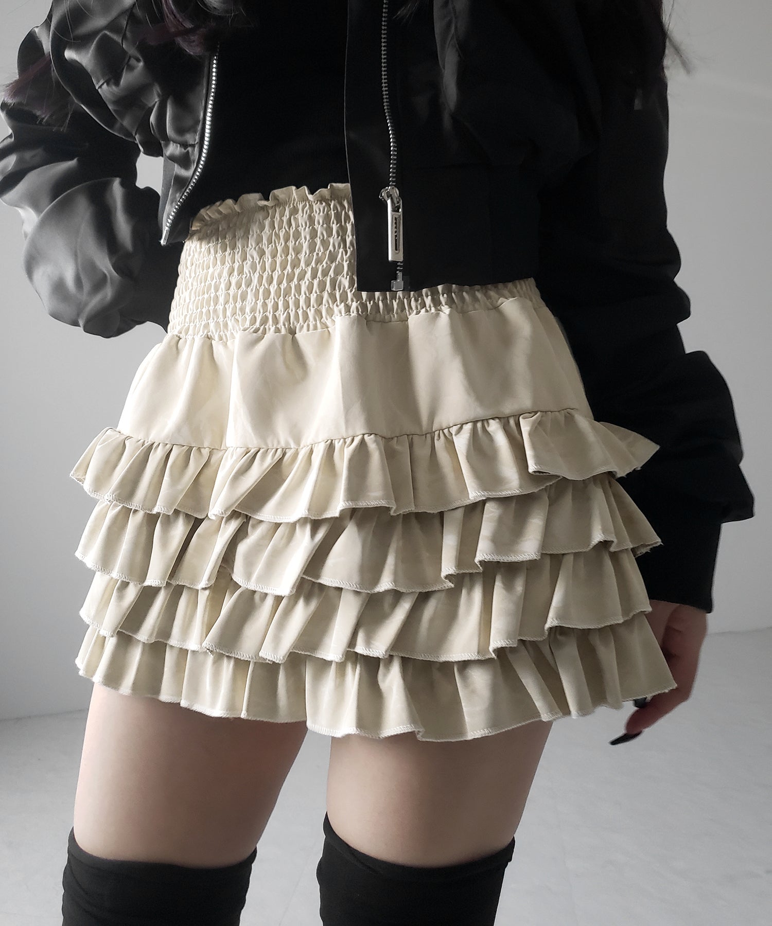 【 ３color ／インナーパンツ裏地付 】ハイウエストシャーリングフリルミニスカート ／ high waist shirring frill mini skirt