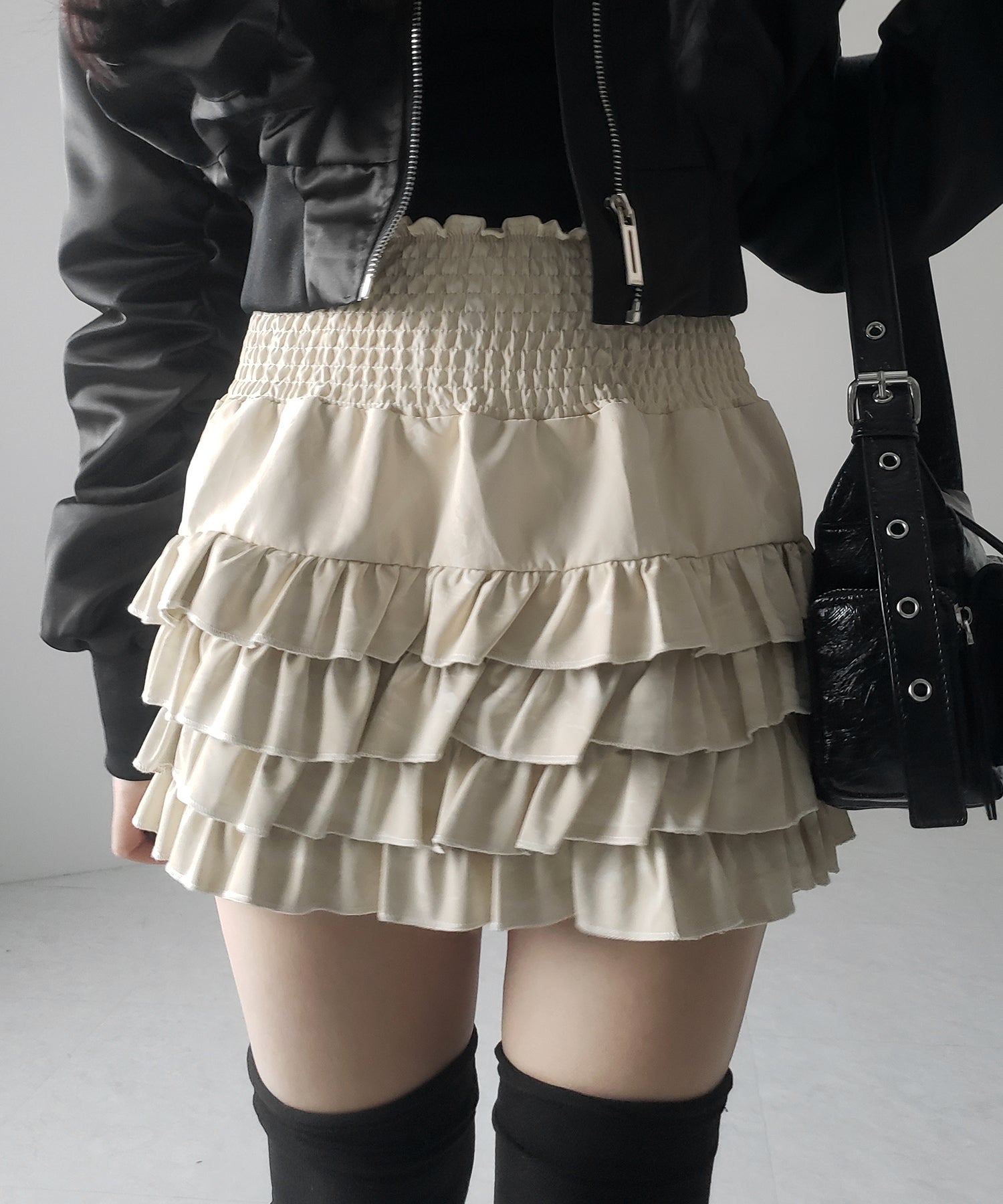 【 ３color ／インナーパンツ裏地付 】ハイウエストシャーリングフリルミニスカート ／ high waist shirring frill mini skirt