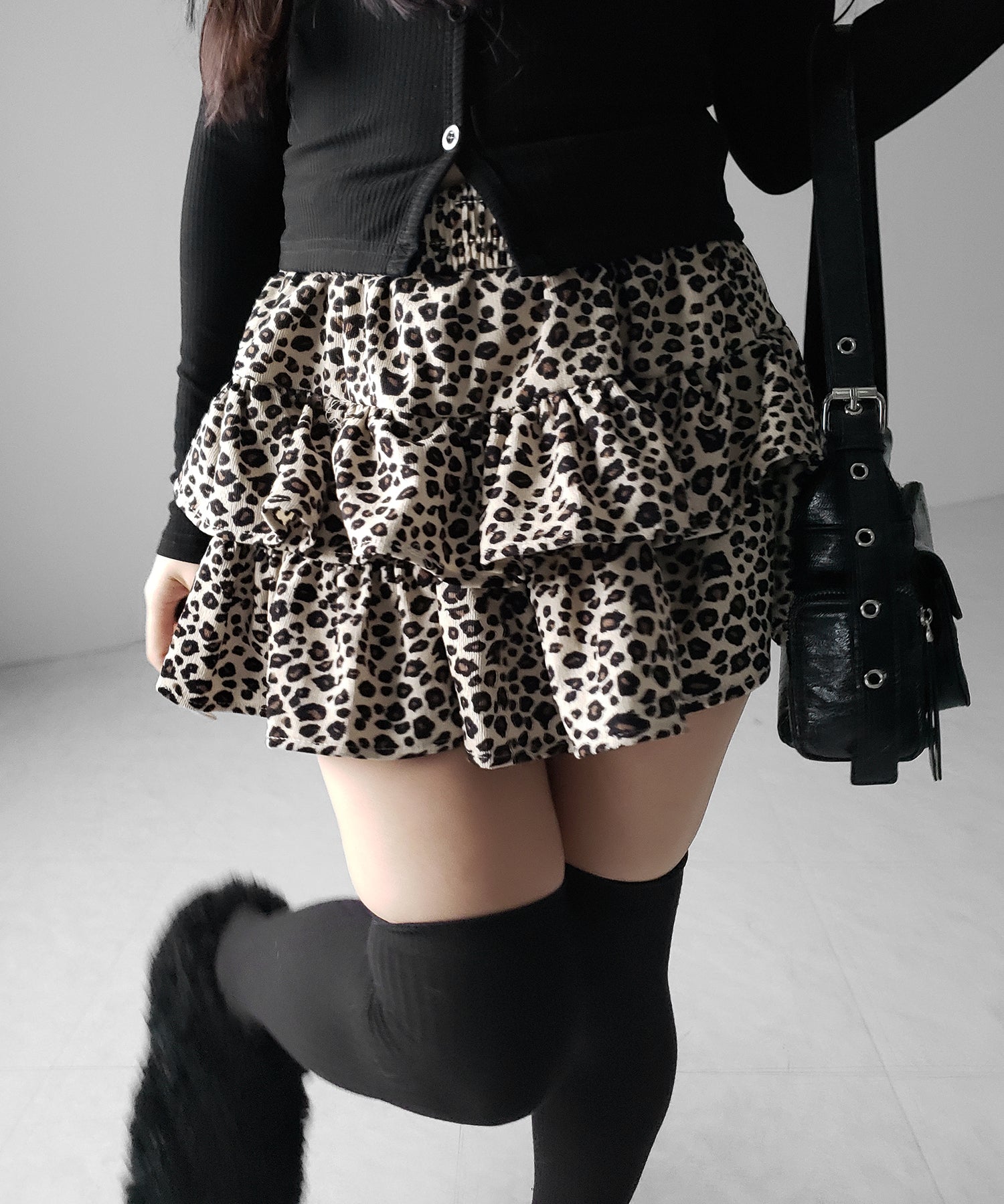 【 無地 or レオパードから選べる ／ インパン裏地付 】コーデュロイティアードフリルミニスカート ／ corduroy tiered frill mini skirt