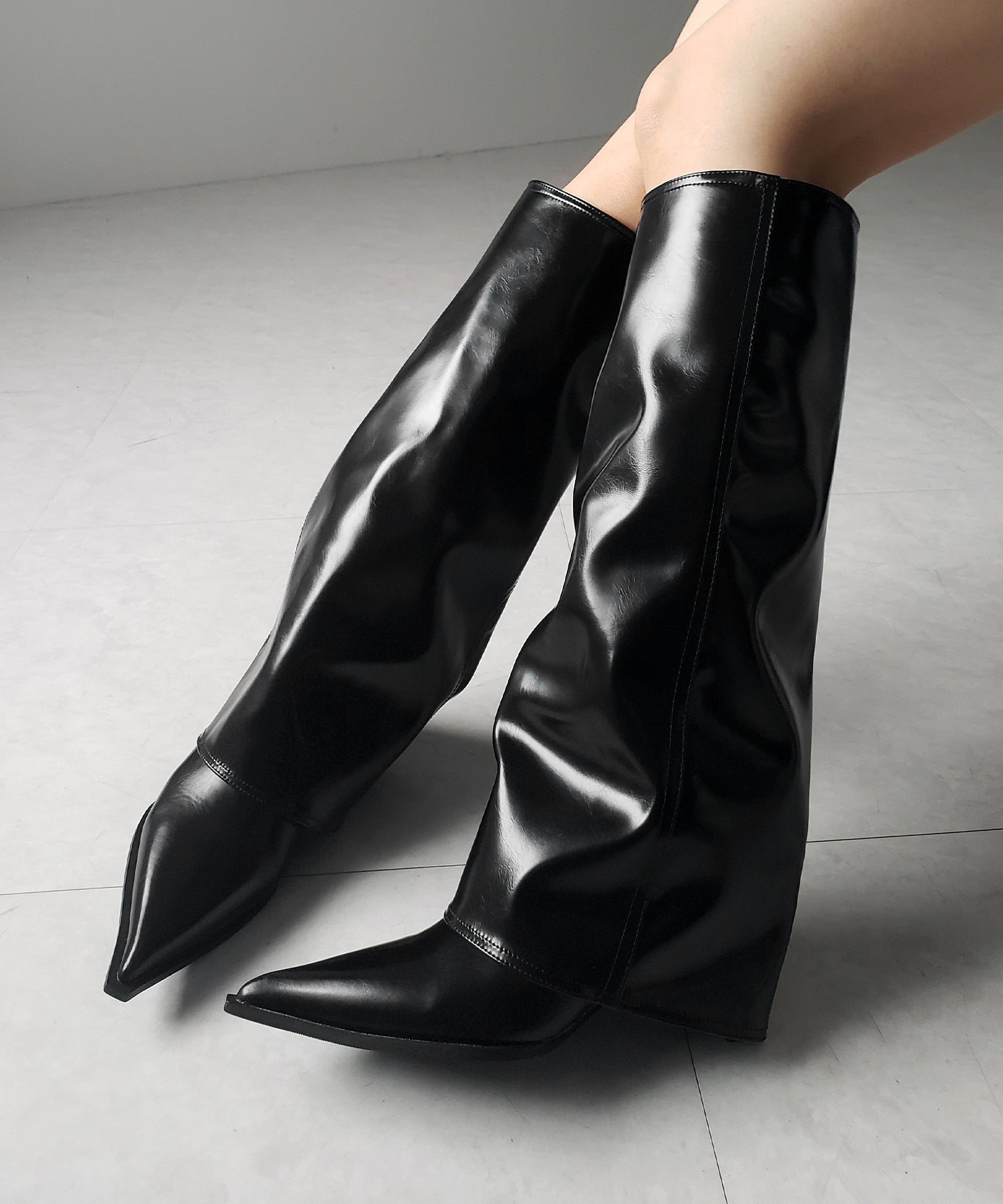 【 ２color 】ポインテッドトゥフェイクレザーカバーロングブーツ ／ pointed toe fake leather covered long boots