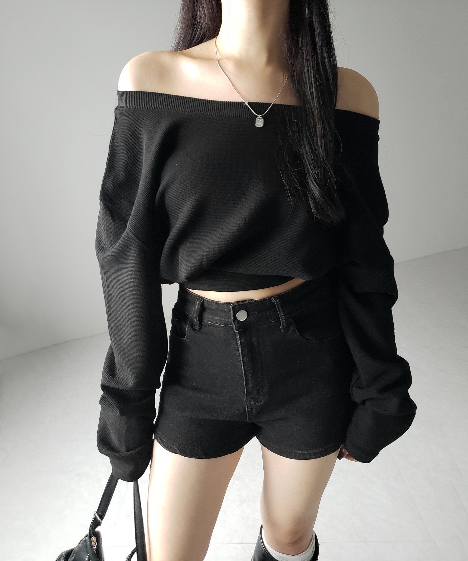 【 2color 】オフショルダーショートスウェットライクトップス ／ off shoulder short sweat like tops