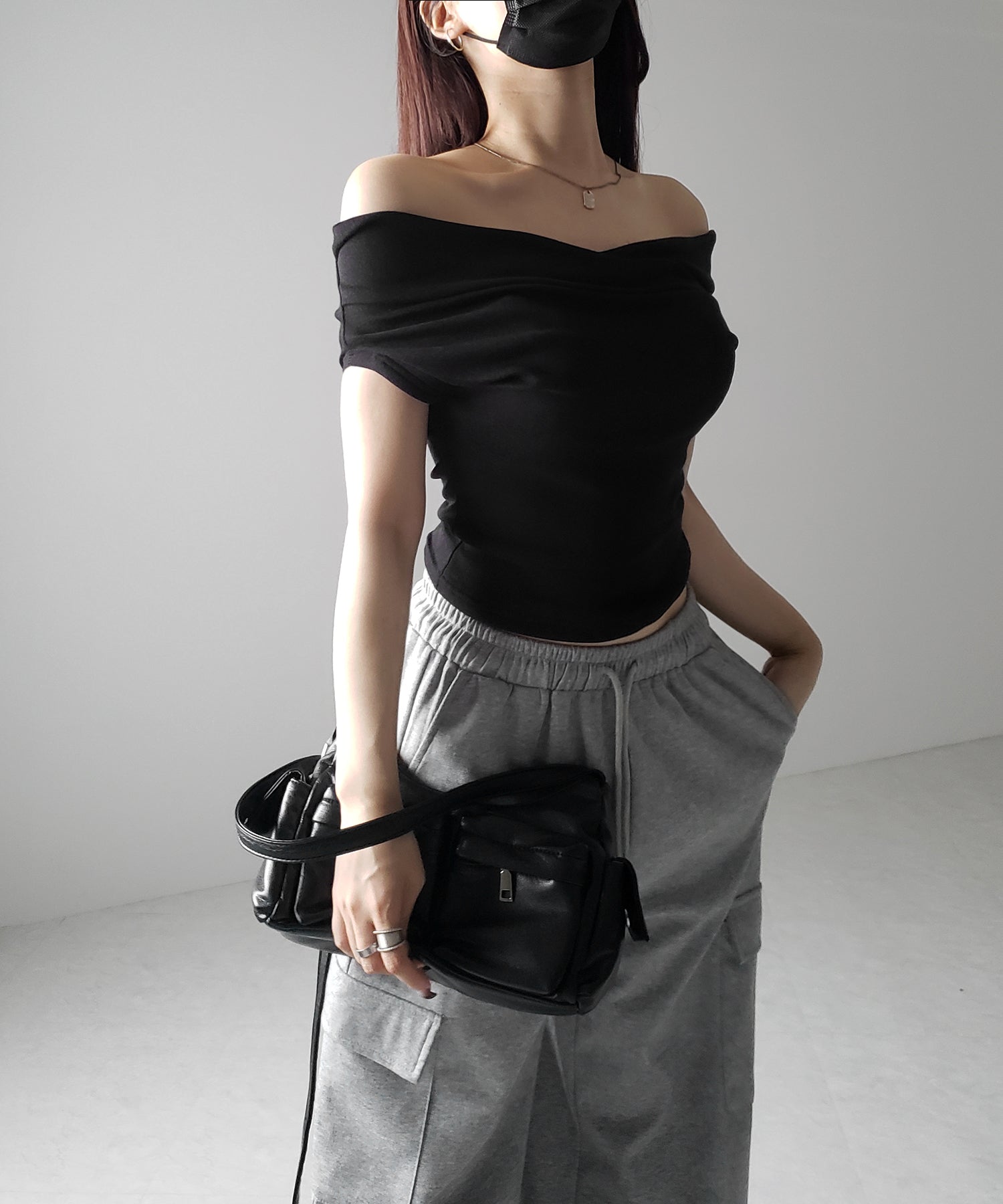 【 ２color 】オフショルギャザーノースリーブトップス ／ off shoulder gather nosleeve tops