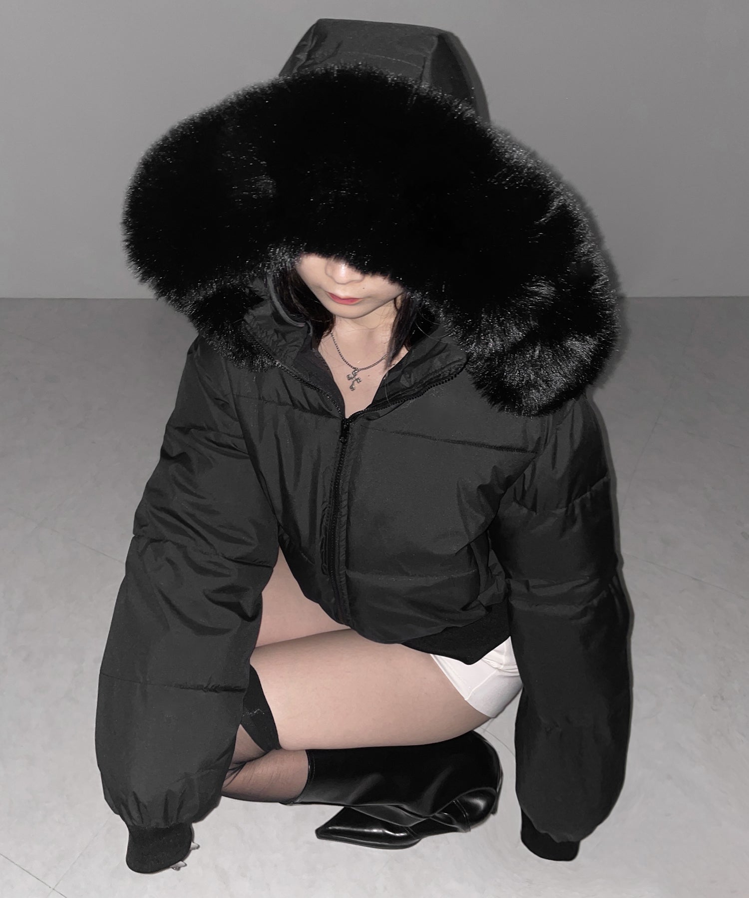 【 フード取り外し可能２ＷＡＹ 】フェイクファーフードショートダウンジャケット ／ 2WAY fake fur hoodie short down jacket