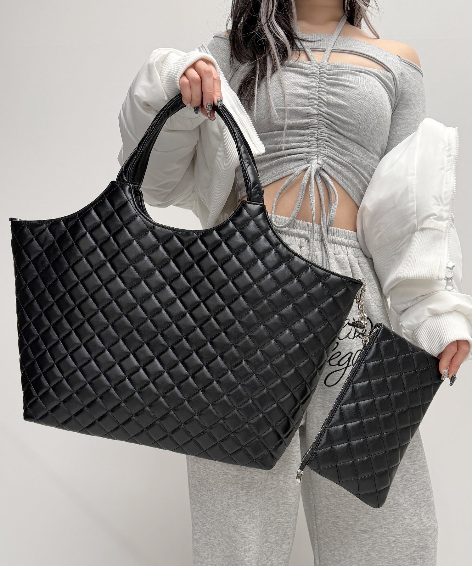 A4収納可 】フェイクレザーキルティングトートバッグ ／ fake leather