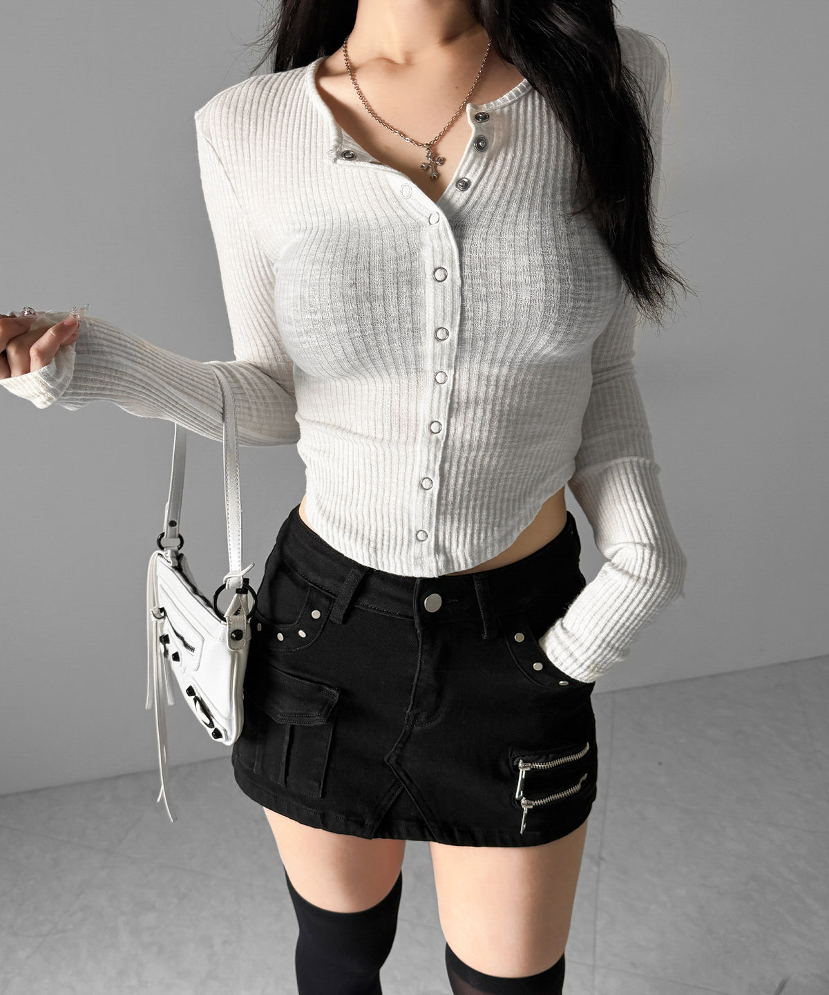 スタッズジップデザインストレッチデニムミニスカパン／ studs zip design stretch denim mini skirt pants