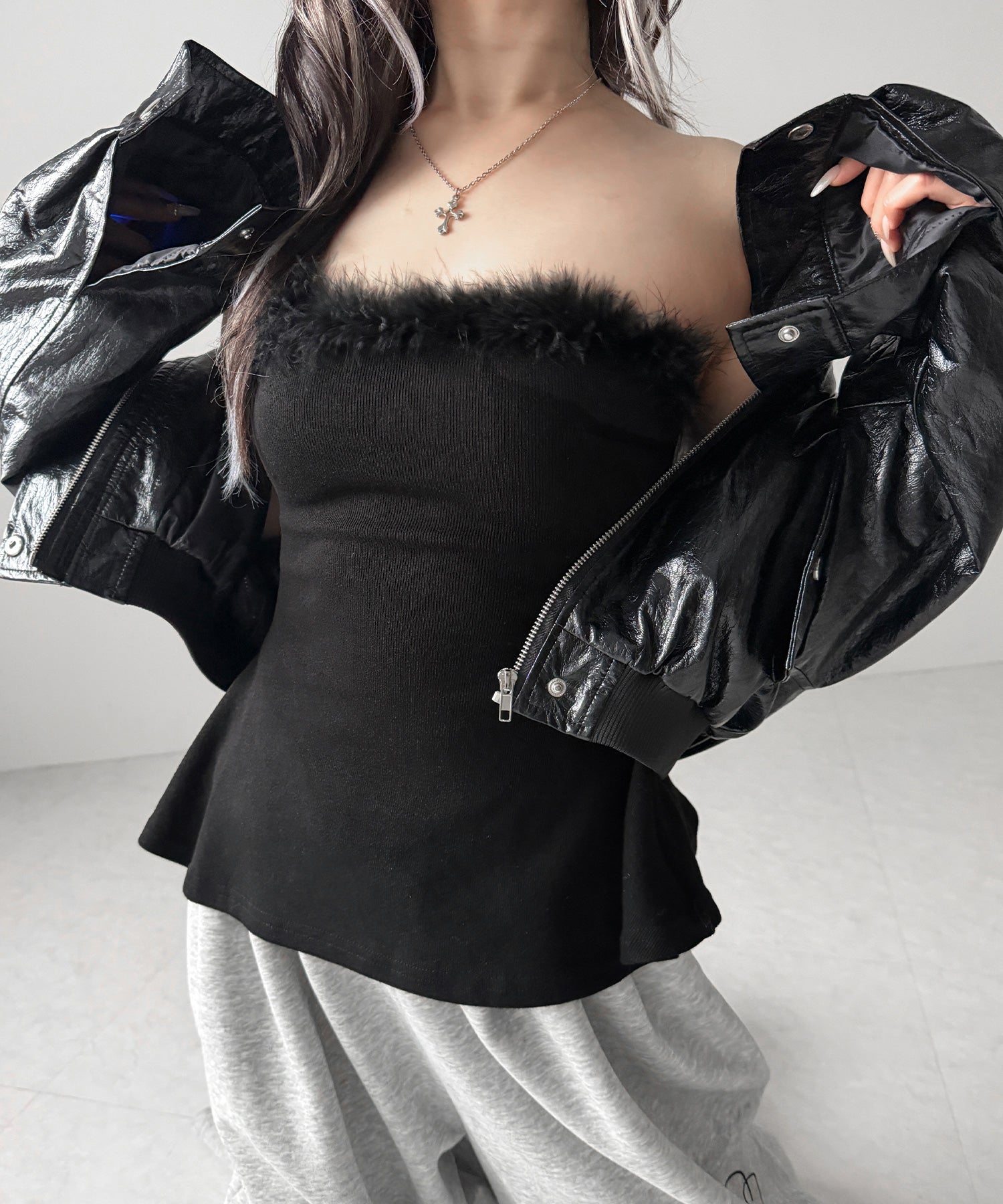 フェイクファーペプラムベアトップス / fake fur peplum bare tops