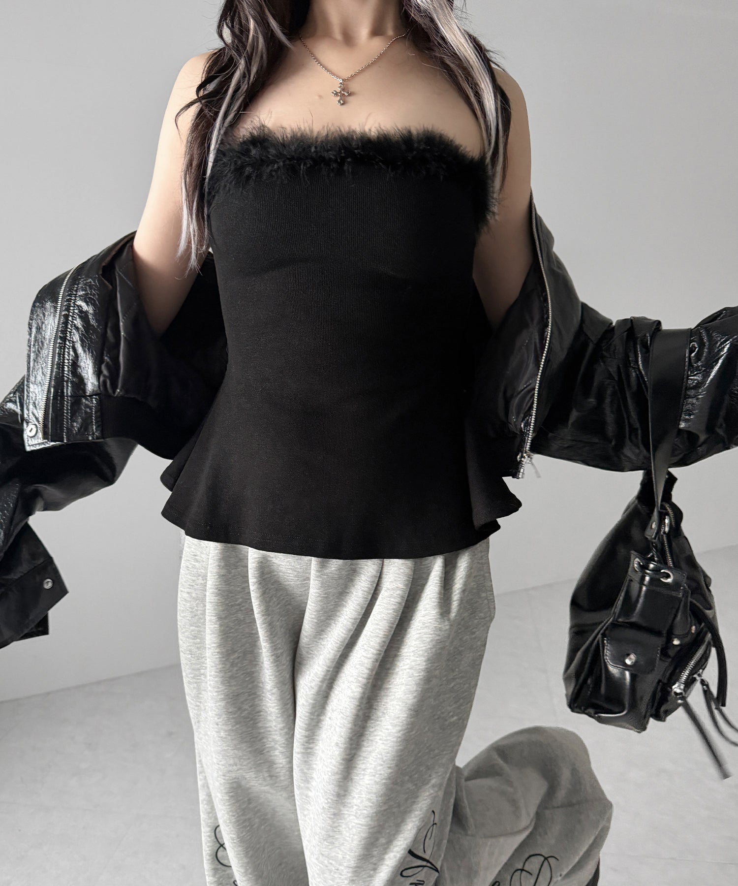 フェイクファーペプラムベアトップス / fake fur peplum bare tops