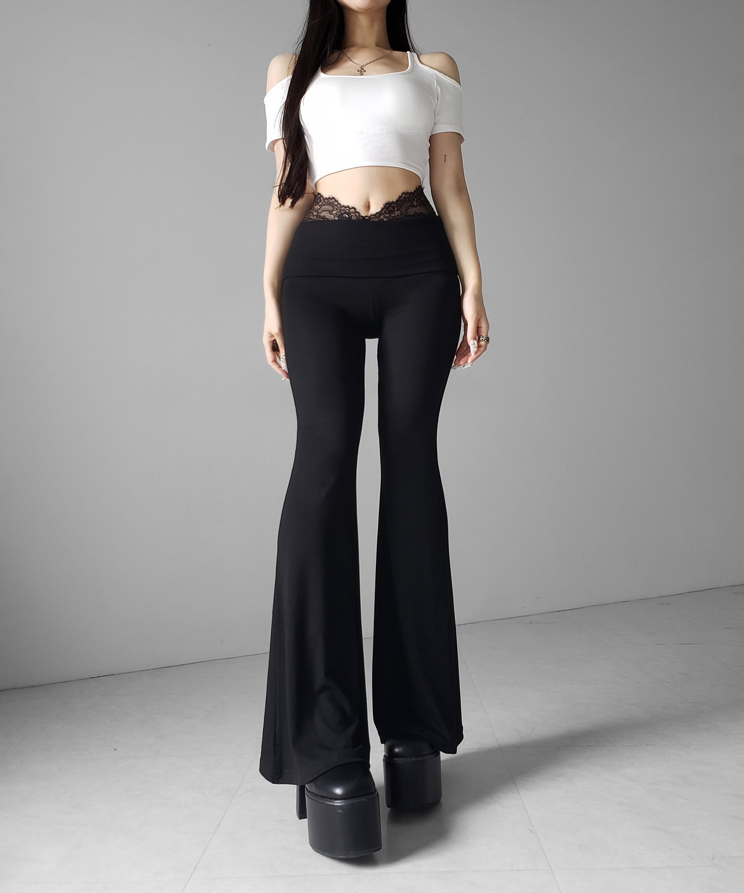 ウエストレーススリムドレープカットソーフレアパンツ ／ waist lace slim drape cutsew flare pants
