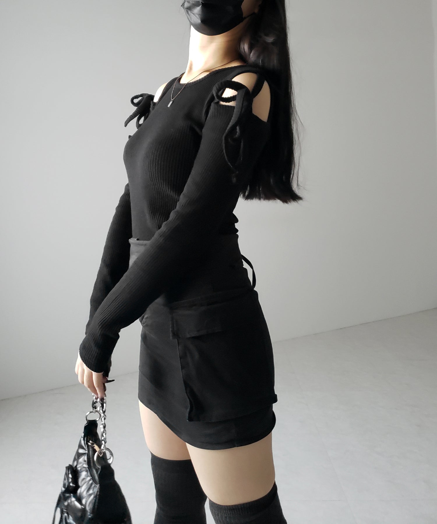 【 ３color 】カットアウトショルダーリボンリブトップス ／ Cut-out shoulder ribbon rib tops