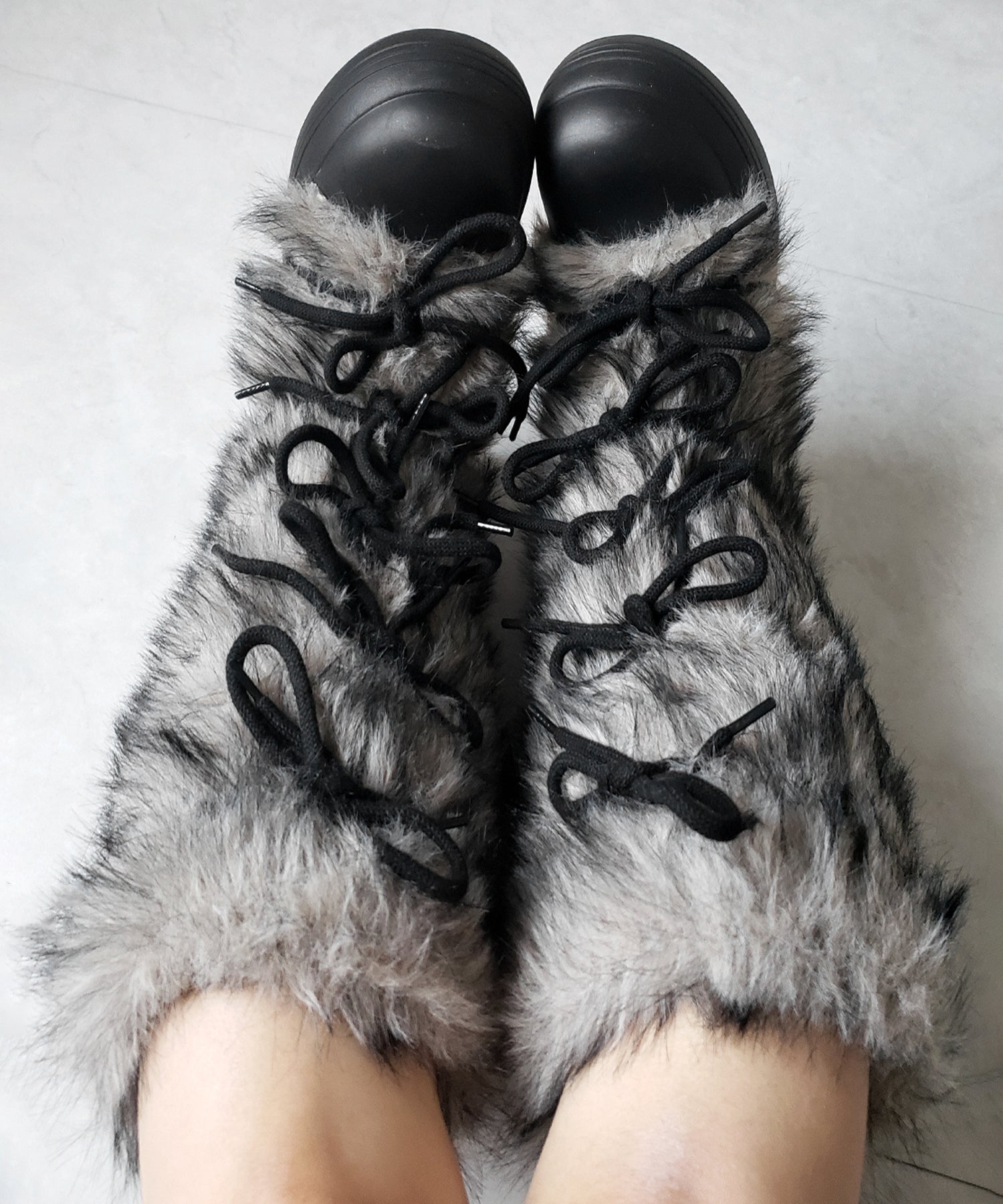 ボリュームフェイクファーレースアップロングブーツ ／ volume fake fur laceup long boots