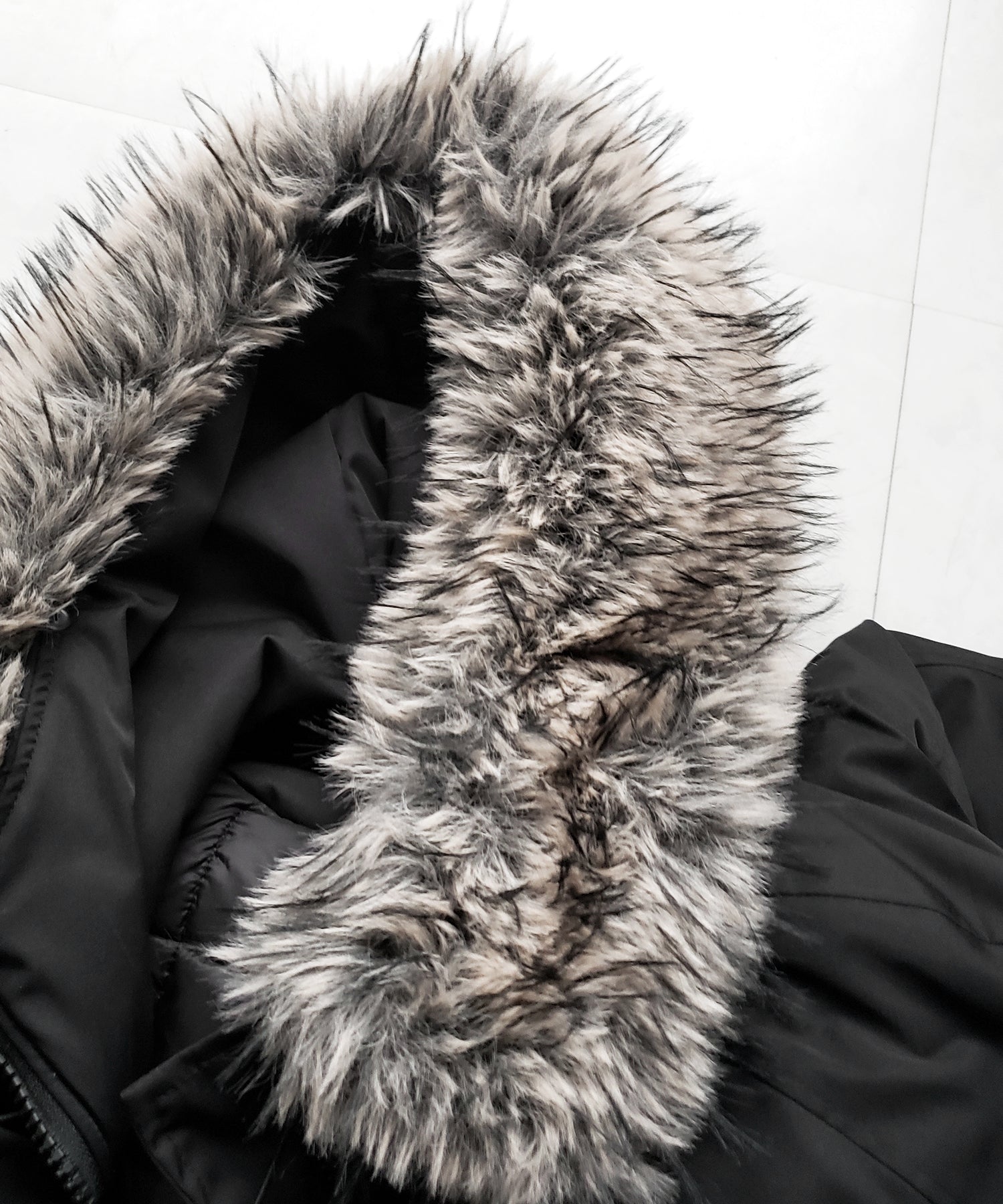 フェイクファーフーディビッグダウンジャケット ／ fake fur hoodie
