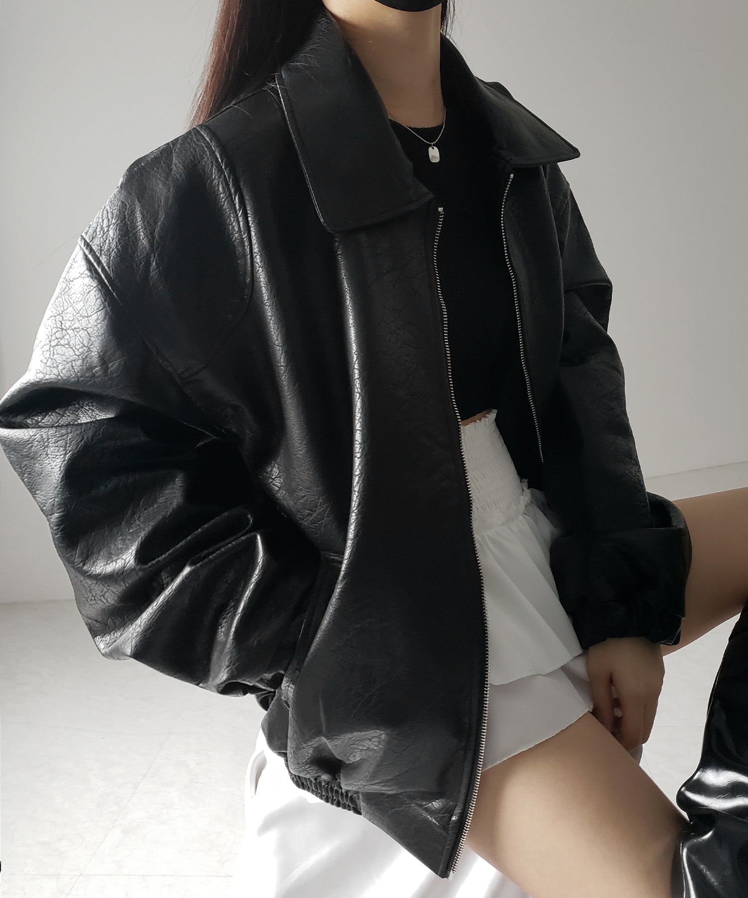 【 ２color 】バックリボン刺繍ヴィンテージライクフェイクレザーブルゾン ／ back ribbon vintage like fake leather blouson
