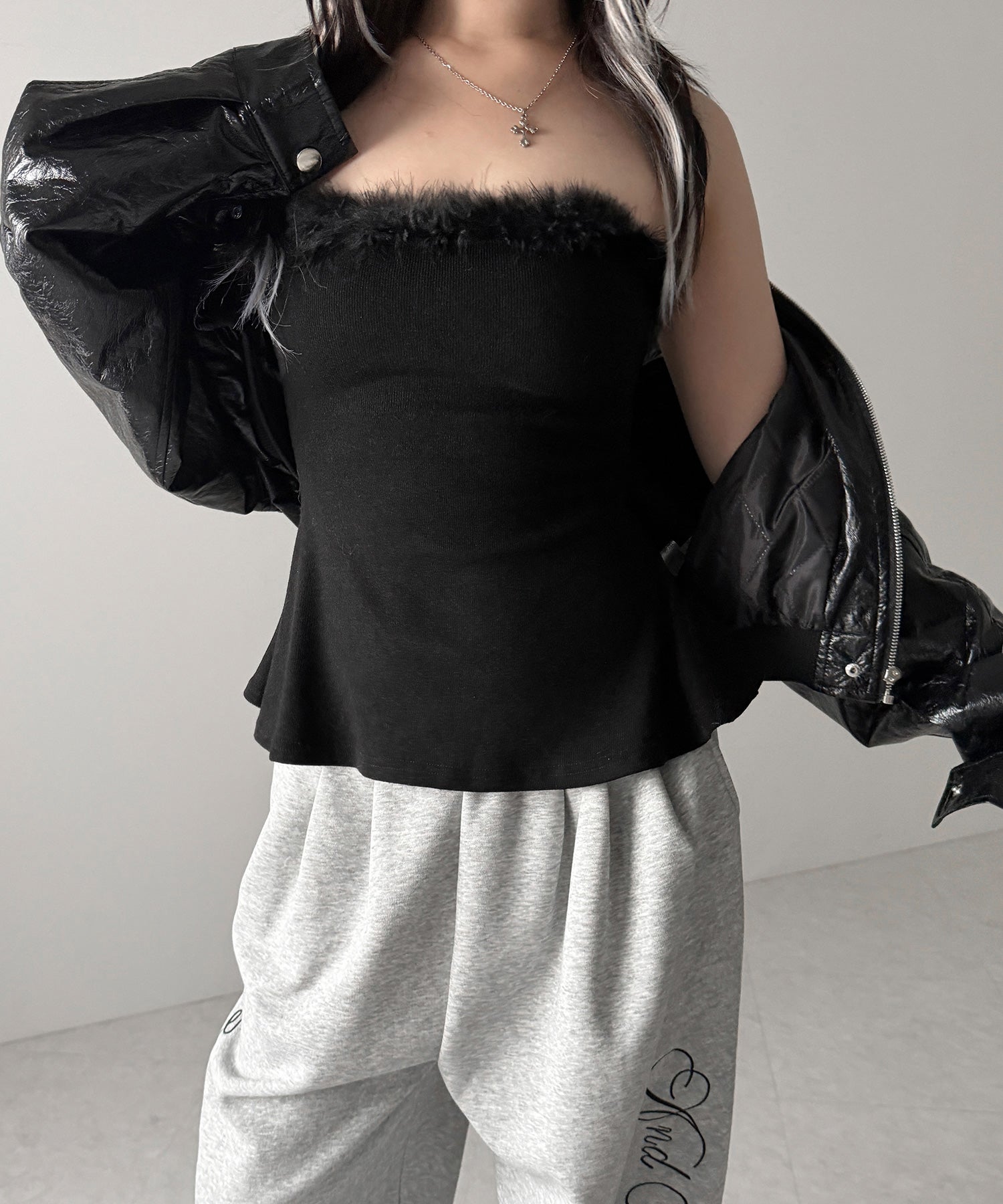 フェイクファーペプラムベアトップス / fake fur peplum bare tops
