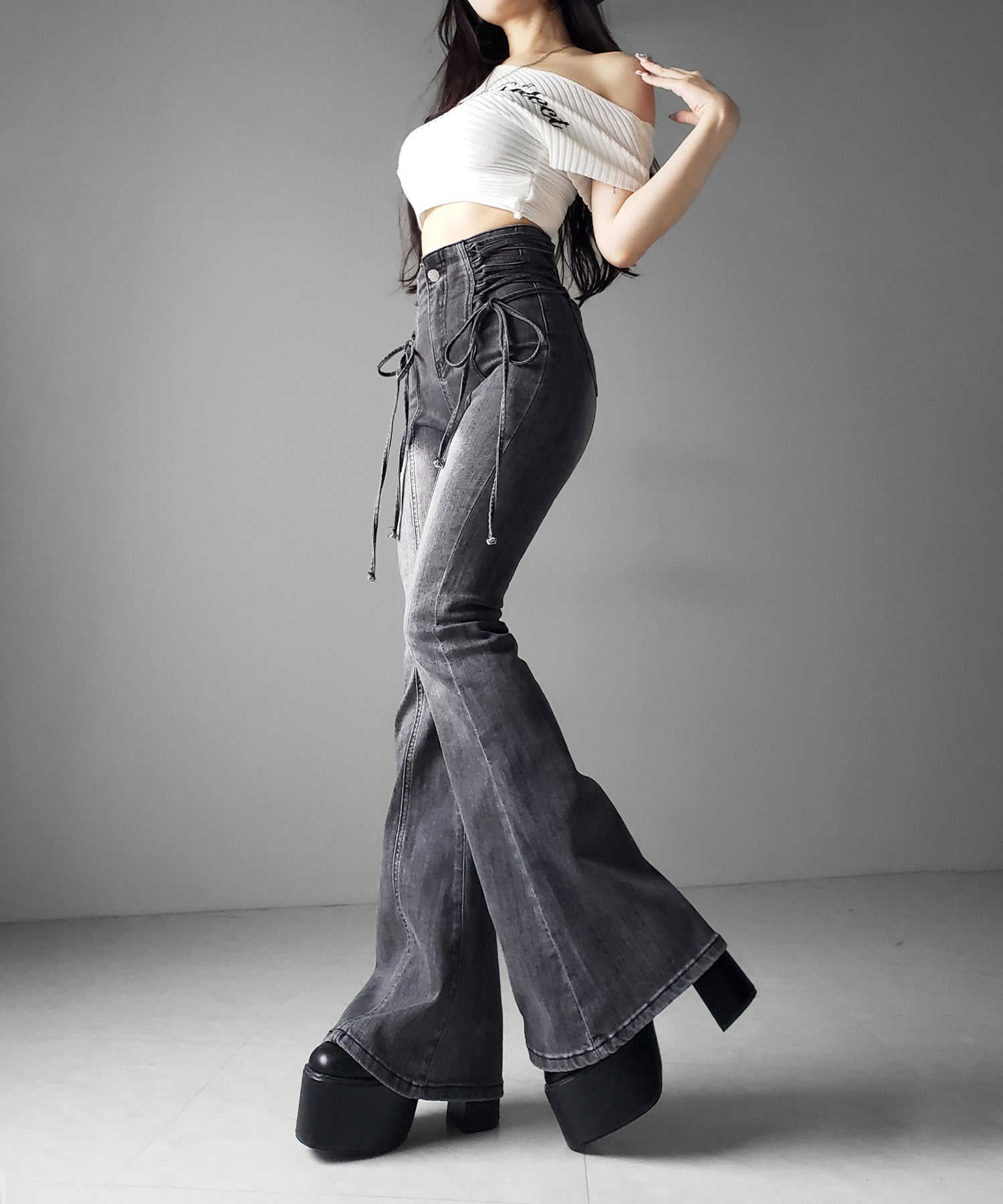 サイドレースアップリボン美脚ストレッチフレアデニム ／ side laceup ribbon slim leg stretch flare denim
