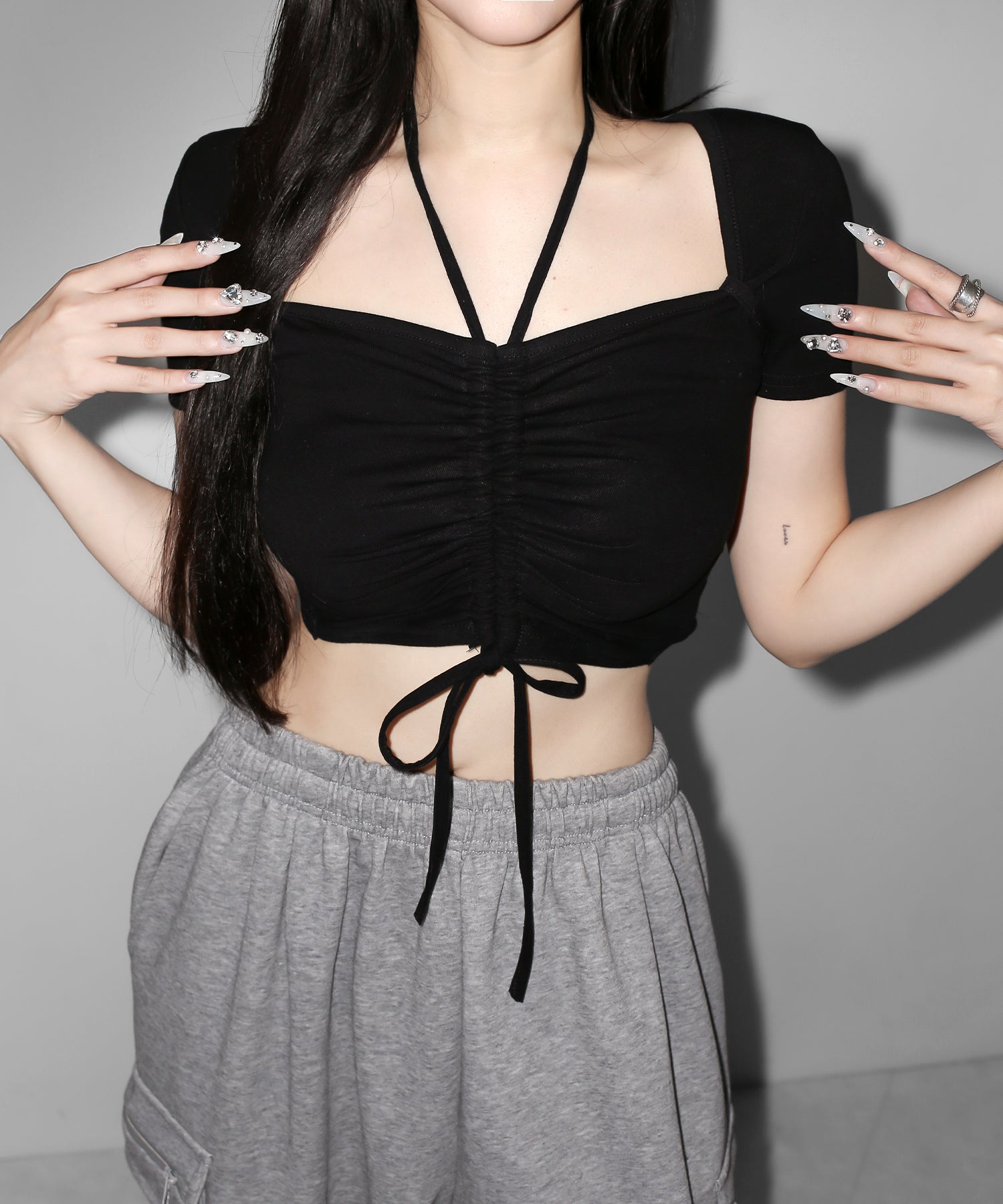 【クロスネックにできる2WAY 】フロントシャーリングリボン半袖ショートＴシャツ ／2WAY front shirring ribbon short sleeve short T-shirt