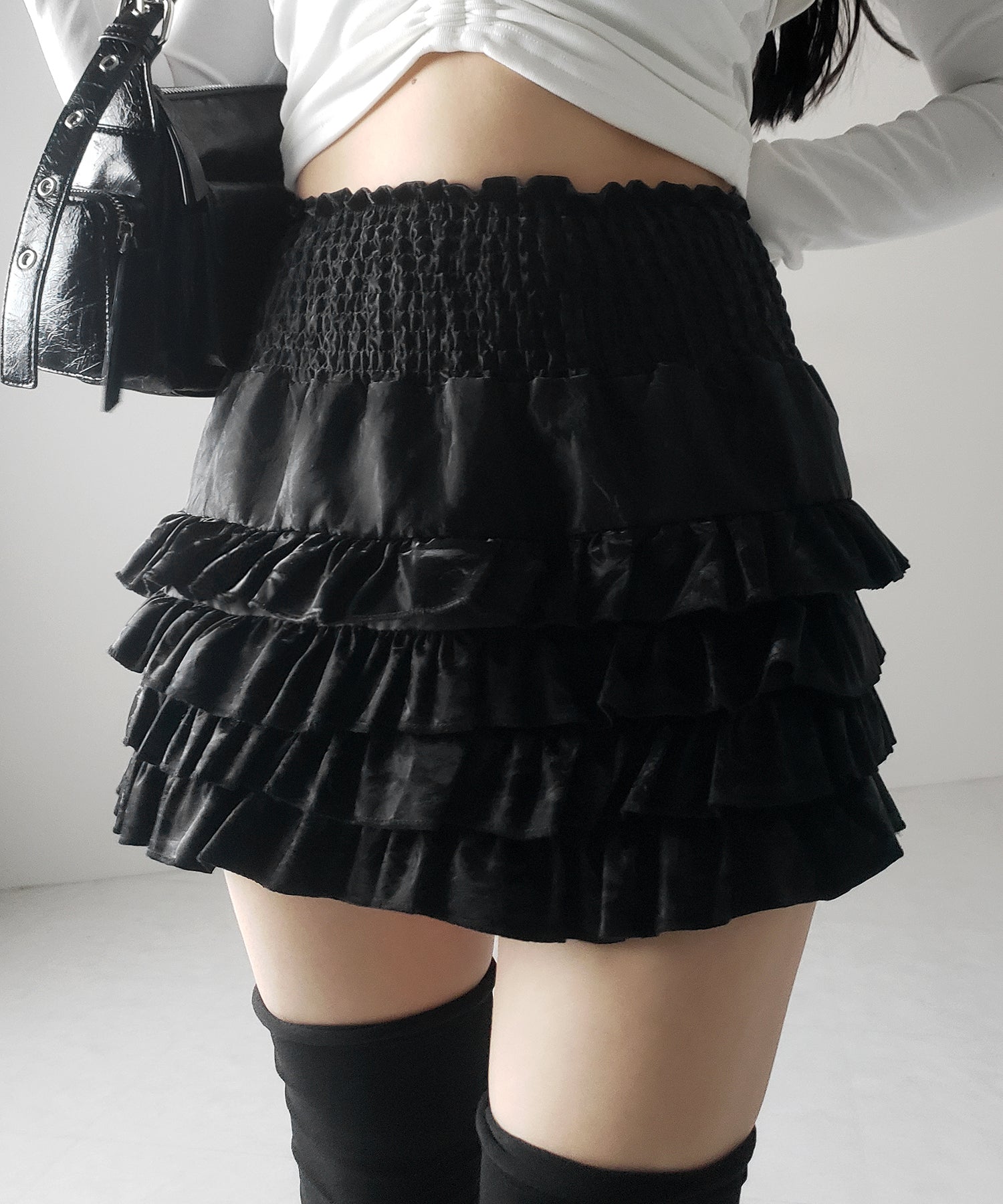 【 ３color ／インナーパンツ裏地付 】ハイウエストシャーリングフリルミニスカート ／ high waist shirring frill mini skirt