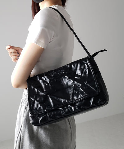 【 ２color 】クラッシュレザースクエアショルダーバッグ