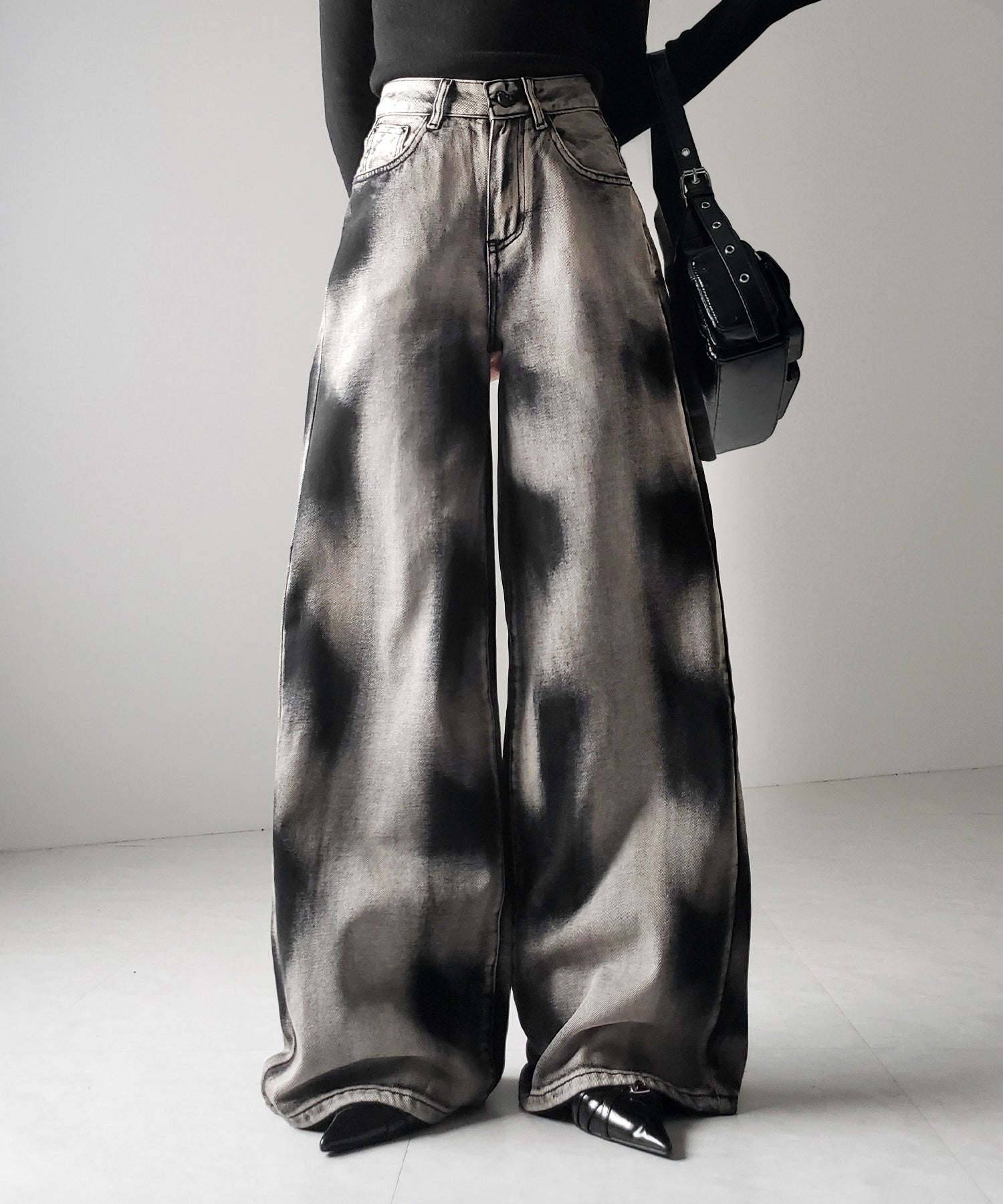 【 ２color ／ ４size 】サイドオーバーダイヴィンテージブリーチワイドデニム ／ side overdyed vintage bleached wide denim