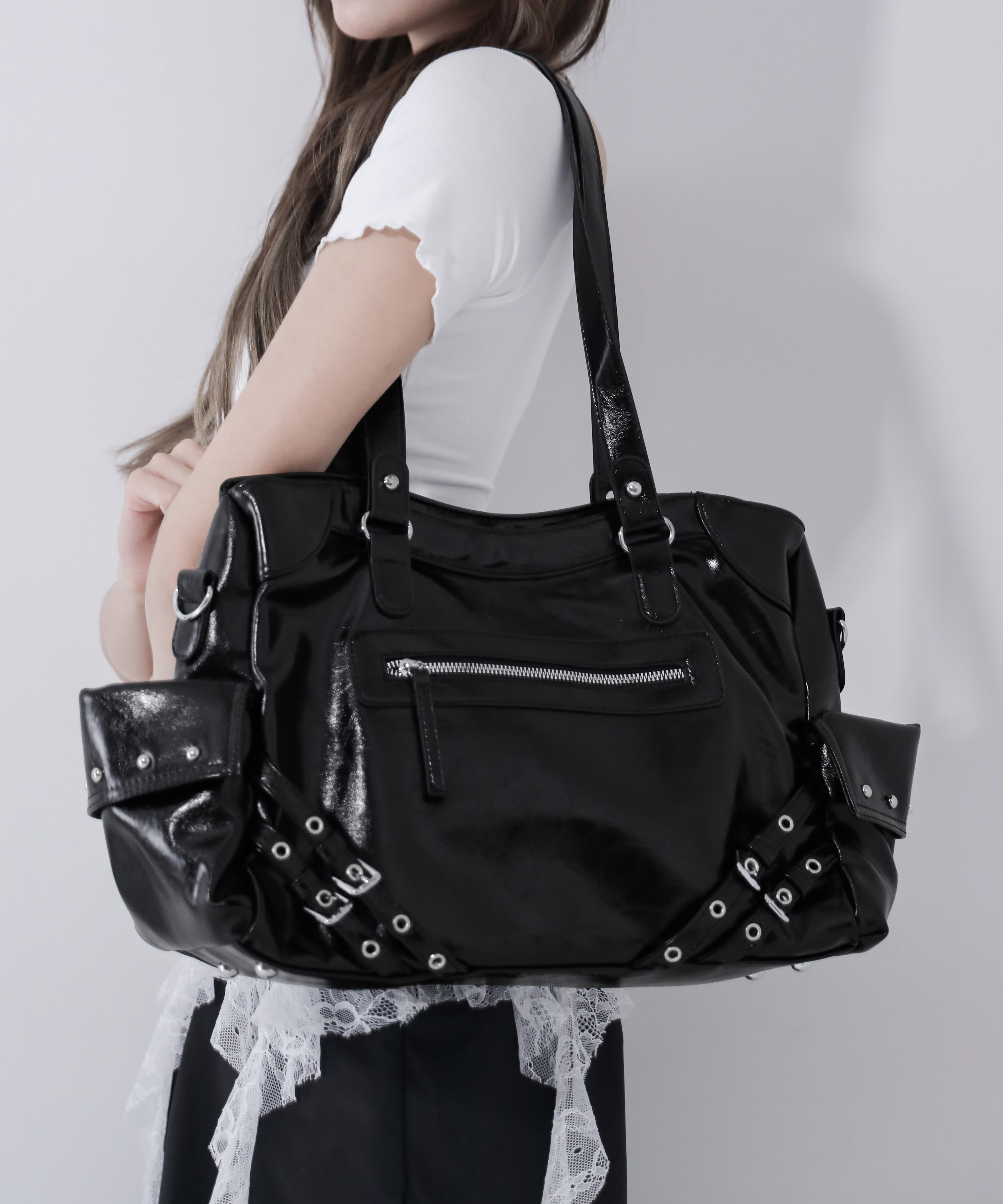 【 ショルダーストラップ付き２WAY 】ベルトデザインスタッズポケットヴィンテージショルダーバッグ ／ ( ２WAY ) belt design studs pocket vintage shoulder bag