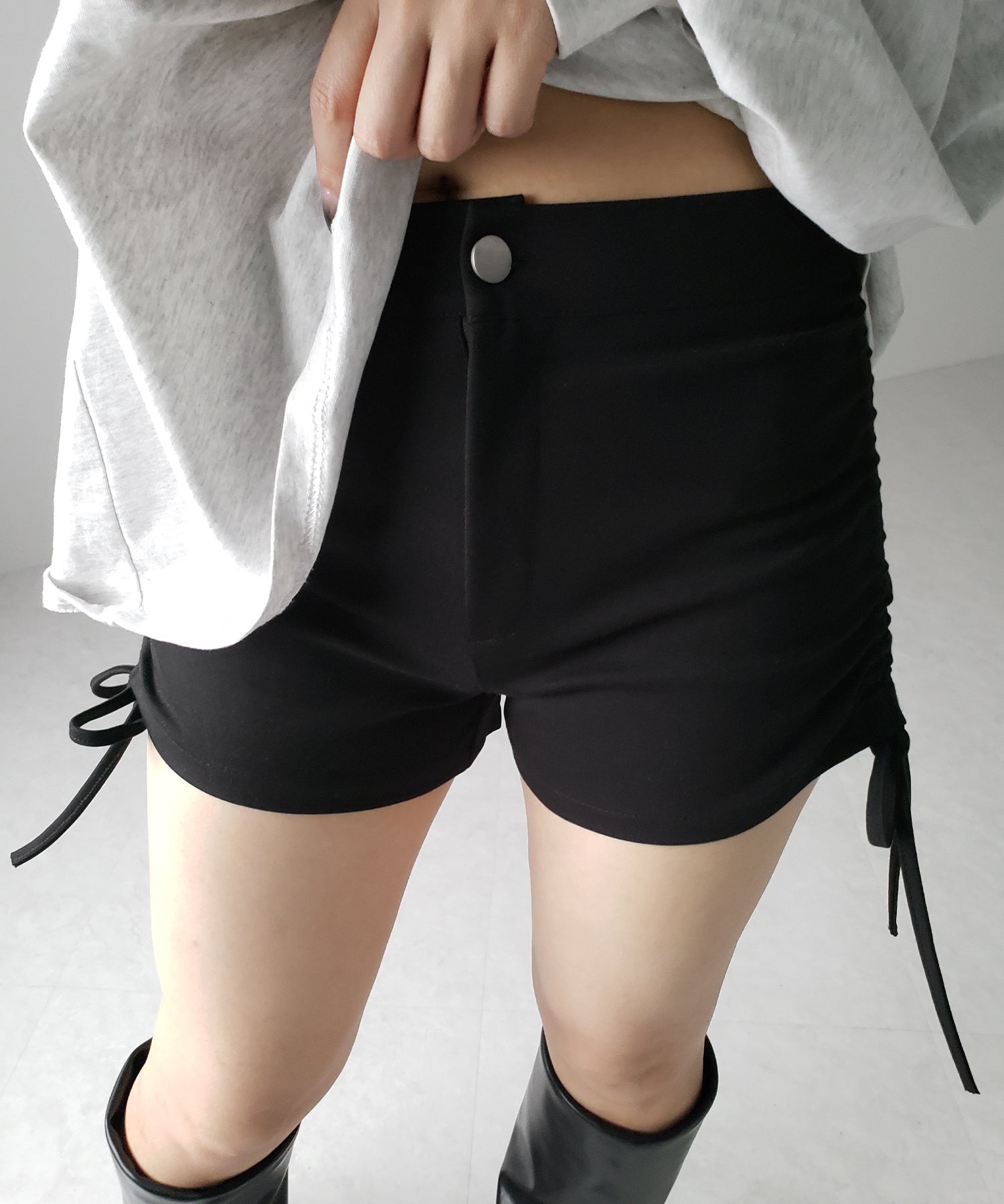 【 ３size 】サイドリボンシャーリングバイカーショートパンツ ／ side ribbon ruched biker shorts