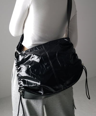 【 ３color 】シワフェイクレザーシャーリングショルダーバッグ ／ SIWA fake leather Shirring shoulder bag