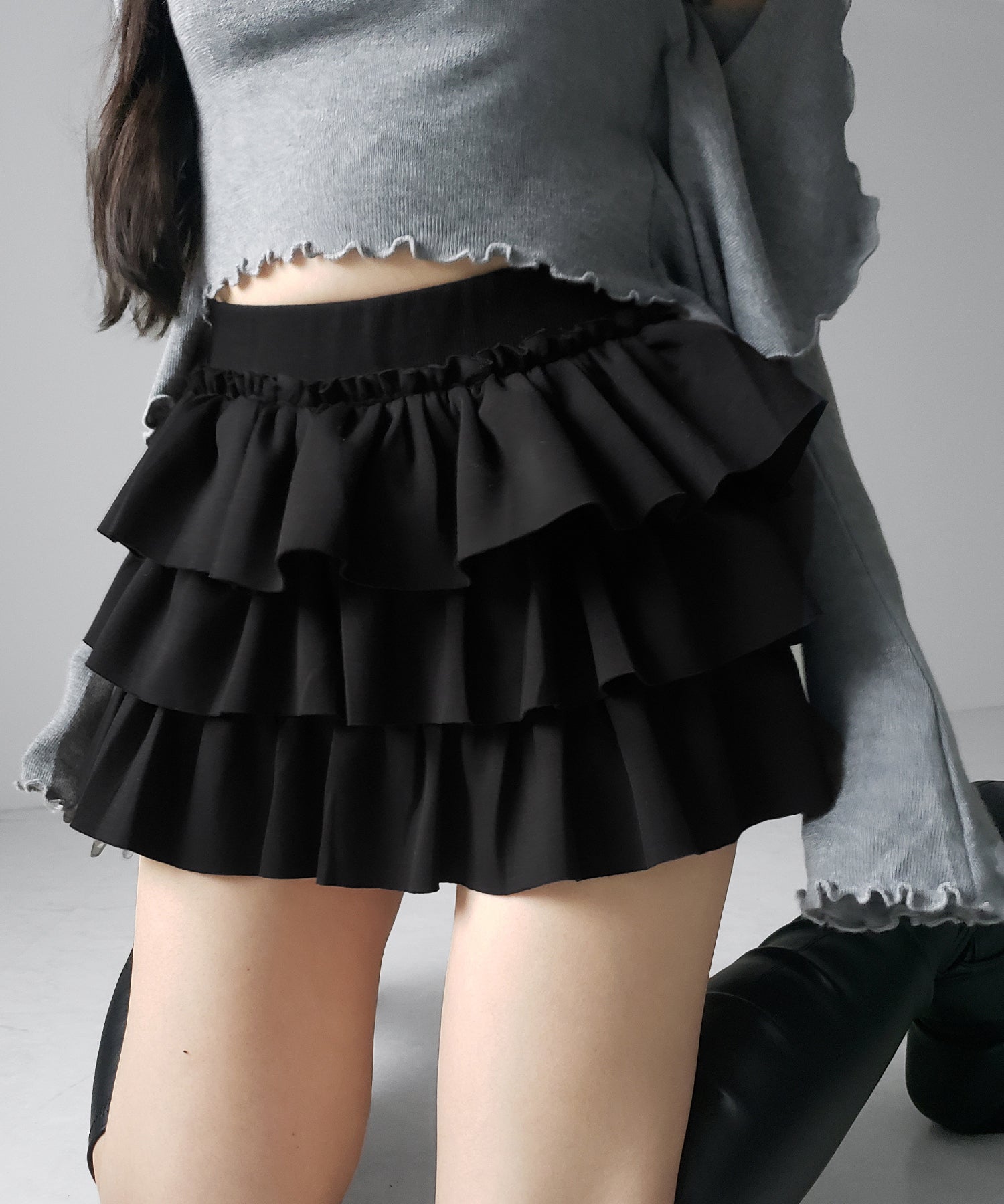 ティアードフリルカットソーミニスカート ／ tiered frill cut and sew mini skirt