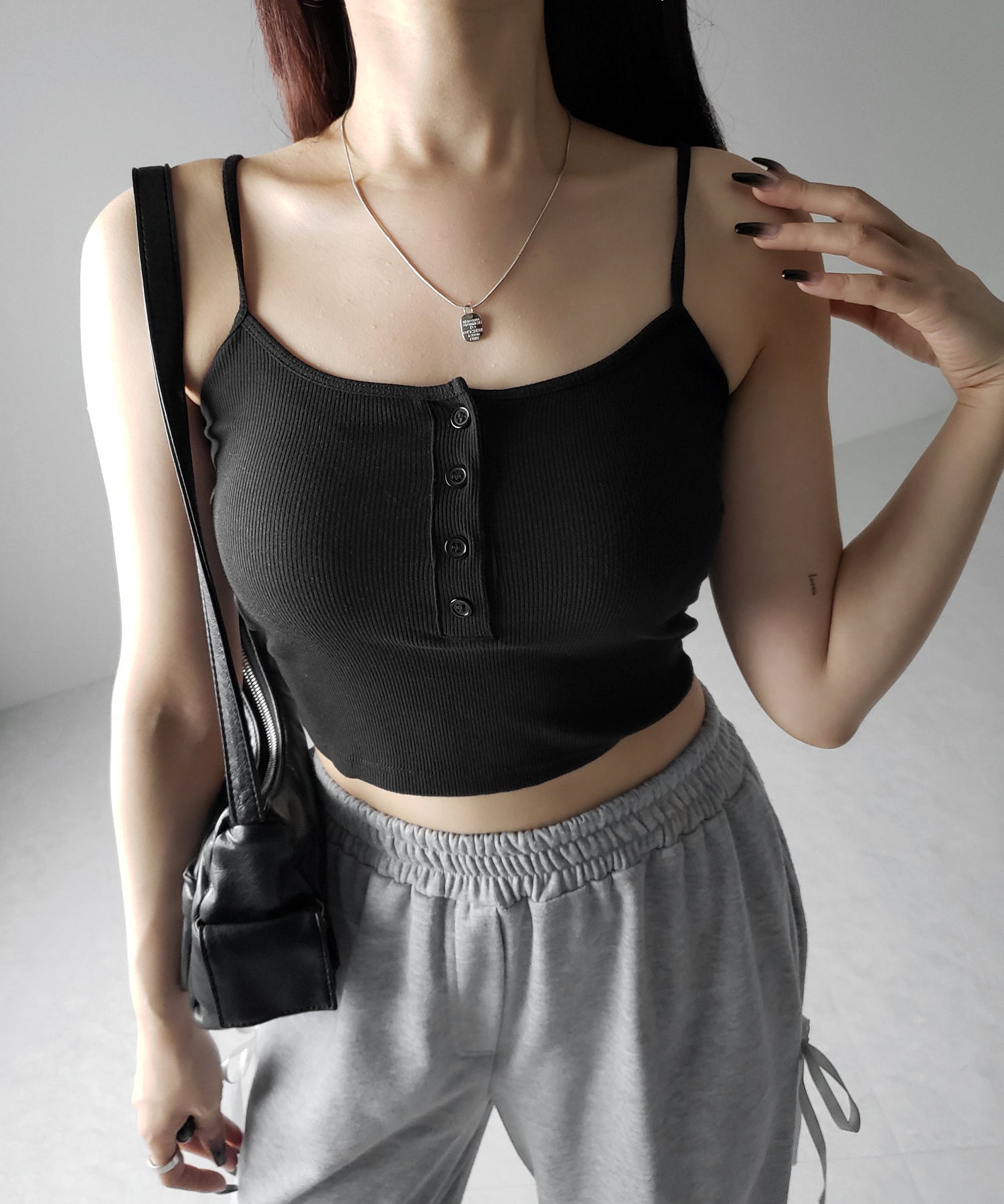 【 カップ付き 】フロントボタンヘンリーネックショートリブキャミソール ／ front button henry neck short rib camisole