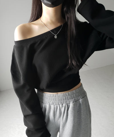 【 2color 】オフショルダーショートスウェットライクトップス ／ off shoulder short sweat like tops