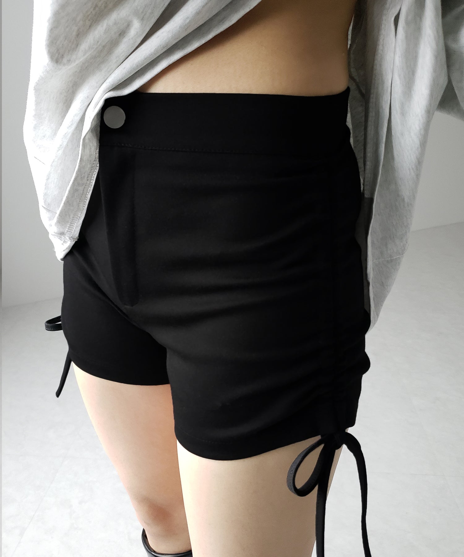 【 ３size 】サイドリボンシャーリングバイカーショートパンツ ／ side ribbon ruched biker shorts