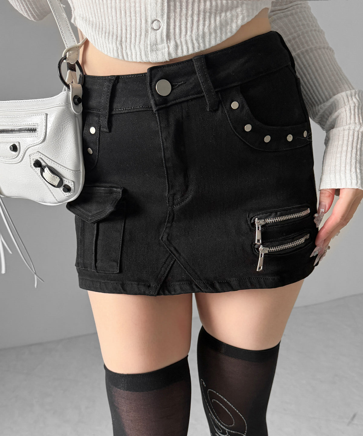 スタッズジップデザインストレッチデニムミニスカパン／ studs zip design stretch denim mini skirt pants