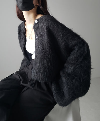 ボリュームワイドスリーブショートシャギーニットカーディガン ／ volume wide sleeve short shaggy knit cardigan