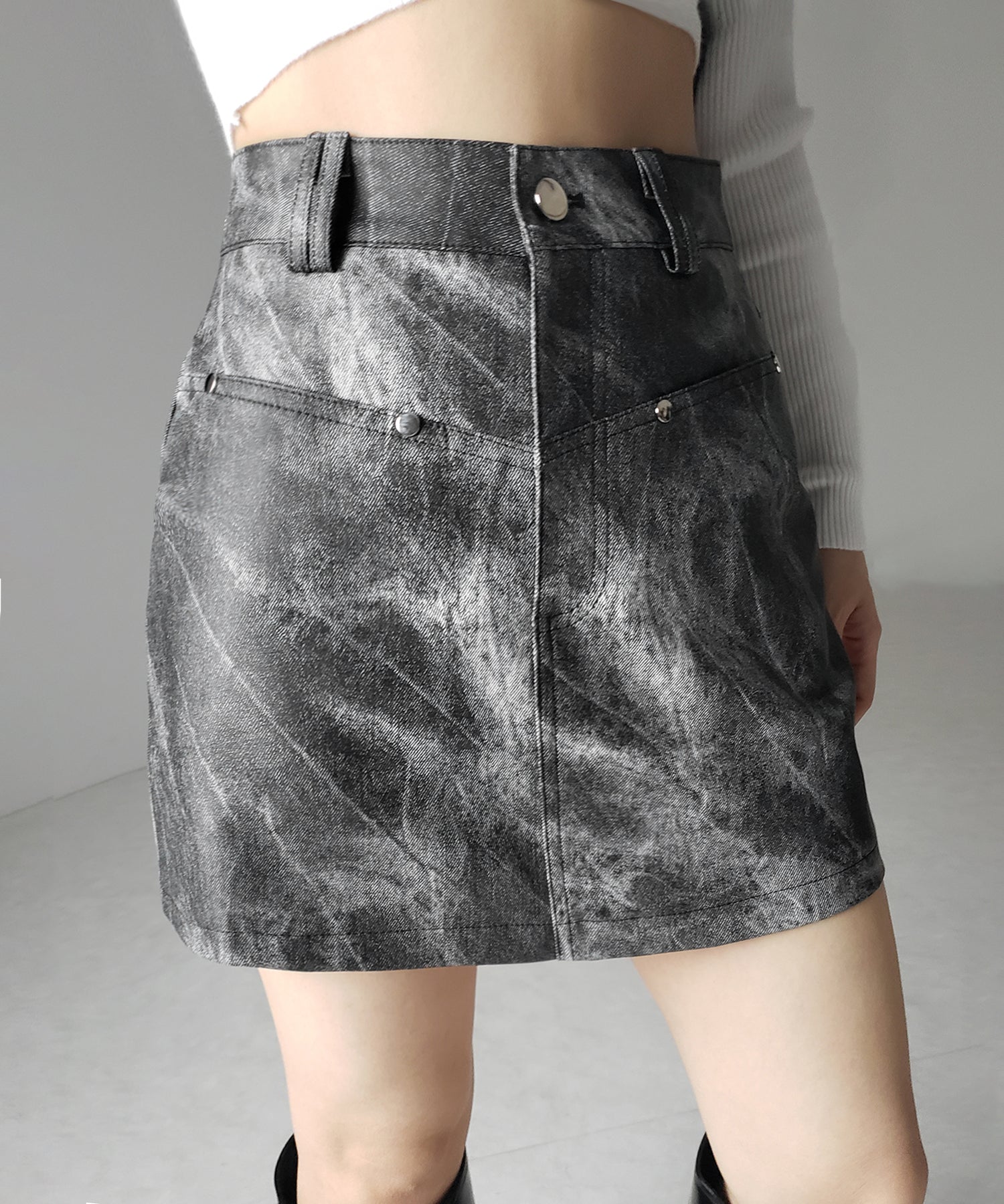 【 ２color ／ ３size 】ヴィンテージライクフェイクレザーミニスカート ／ vintage like fake leather mini skirt