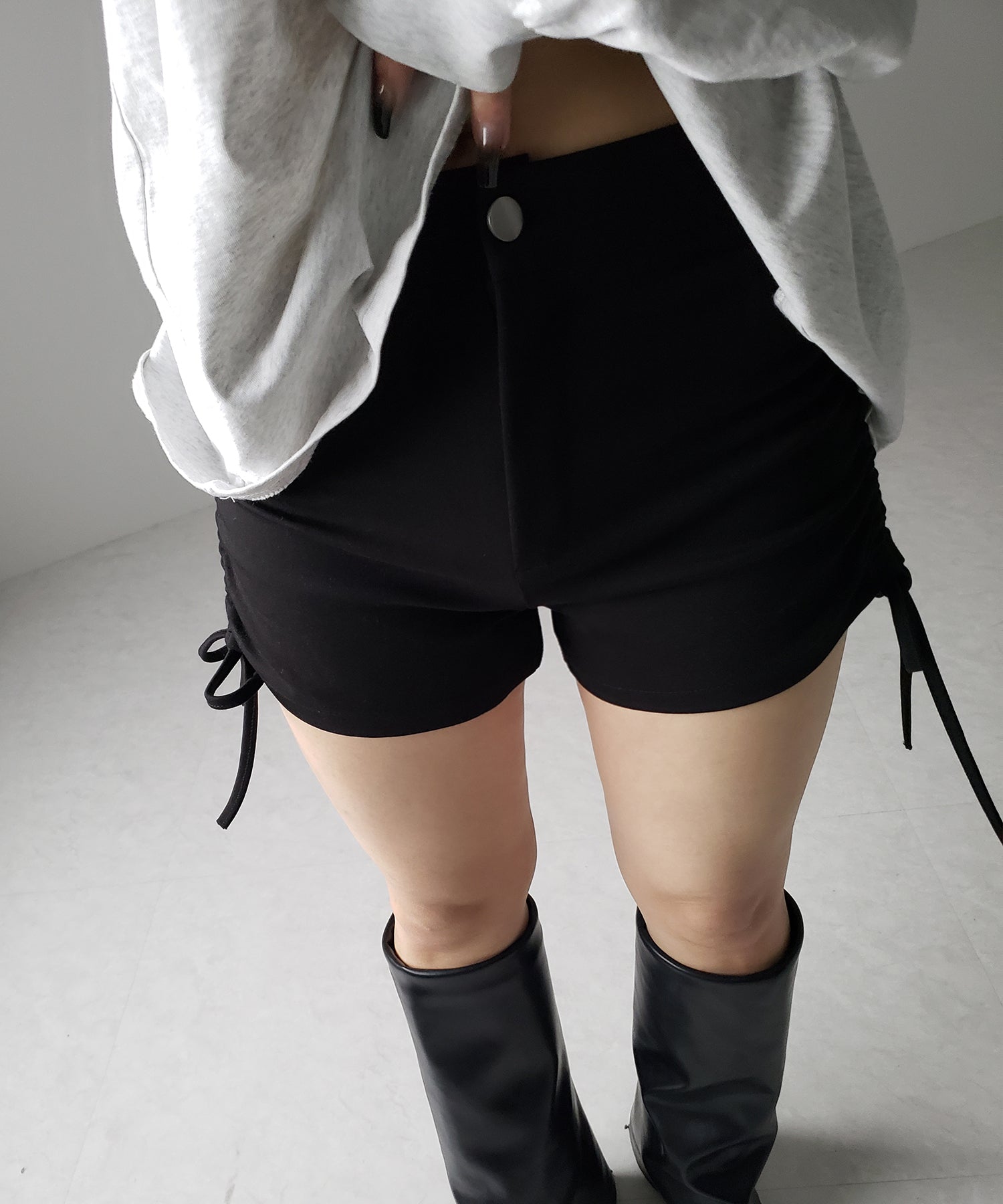 【 ３size 】サイドリボンシャーリングバイカーショートパンツ ／ side ribbon ruched biker shorts