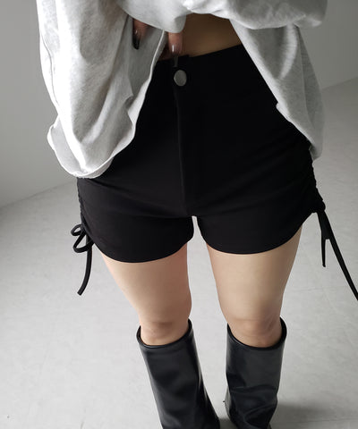 【 ３size 】サイドリボンシャーリングバイカーショートパンツ ／ side ribbon ruched biker shorts
