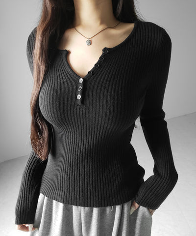 フロントボタンヘンリーネックスリムリブニット ／ Front button henley neck slim rib knit