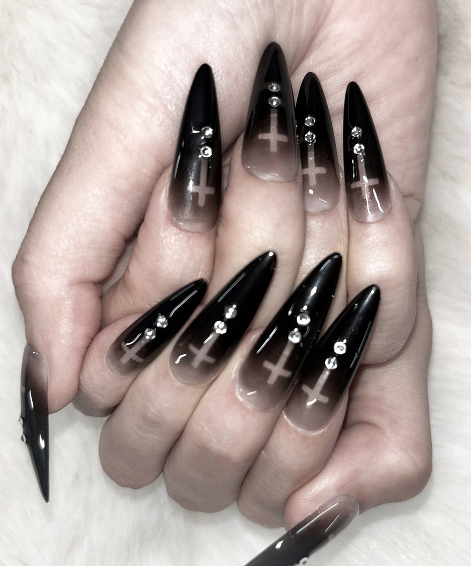 ネイルチップ 黒×黄 ゴシック ロングポイント グラデーションシアークロスポイントロングネイルチップ ／ gradation