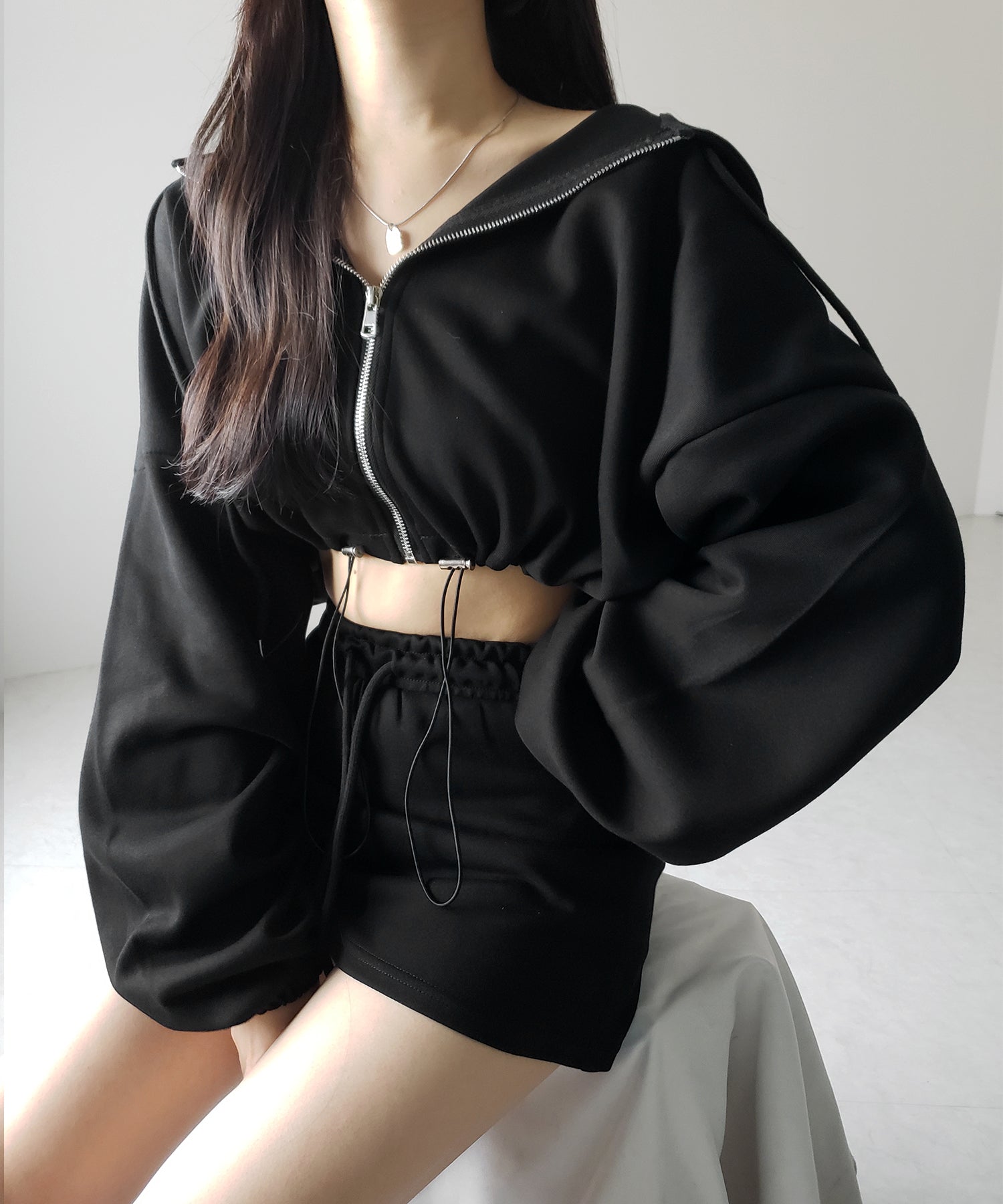 【 セットアップ 】ボリュームショートスウェットパーカー ＋ ミニスカート SET ／ volume short sweat hoodie ＆ mini skirt SET