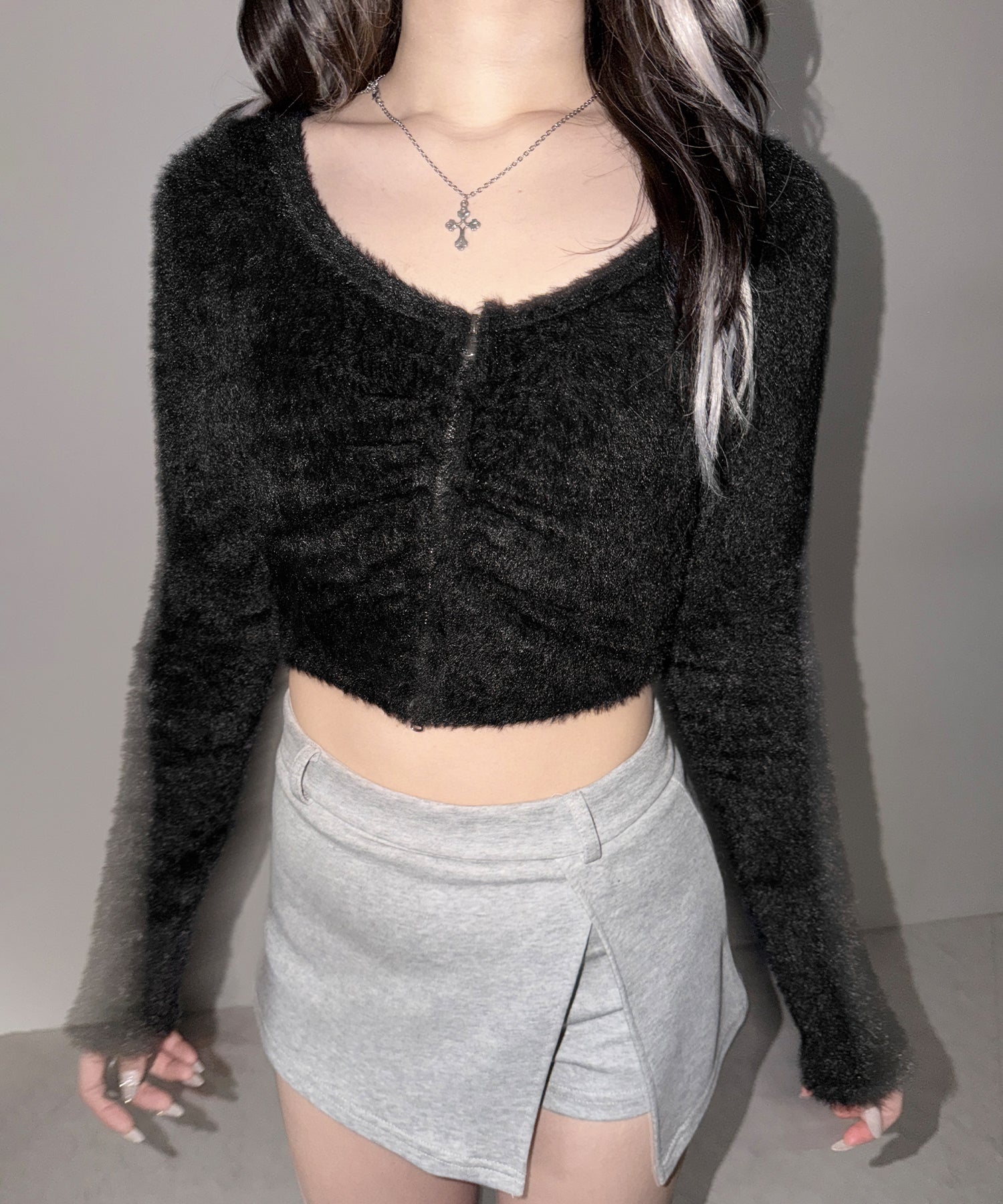 フロントジップショートシャギートップス／ front zip short shaggy tops