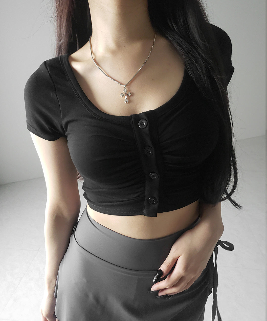 【 ３color 】フロントボタンスクエアネックギャザースリムＴシャツ ／ front button square neck gather slim T-shirt