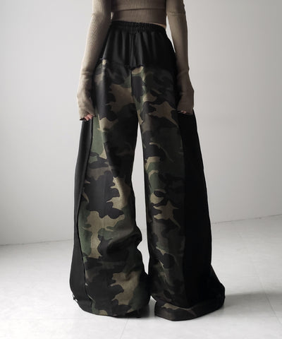 【 裾絞り可能２WAY 】カモフラドッキングミリタリーワイドスウェットパンツ ／ camouflage docking military wide sweat pants