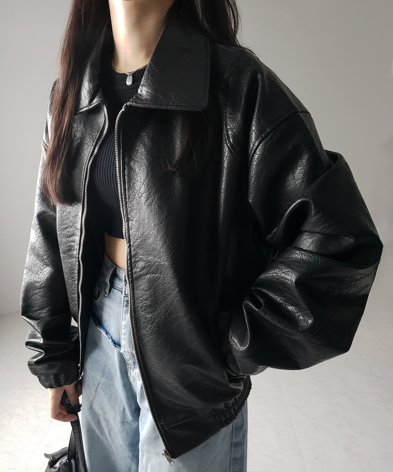 【 ２color 】バックリボン刺繍ヴィンテージライクフェイクレザーブルゾン ／ back ribbon vintage like fake leather blouson