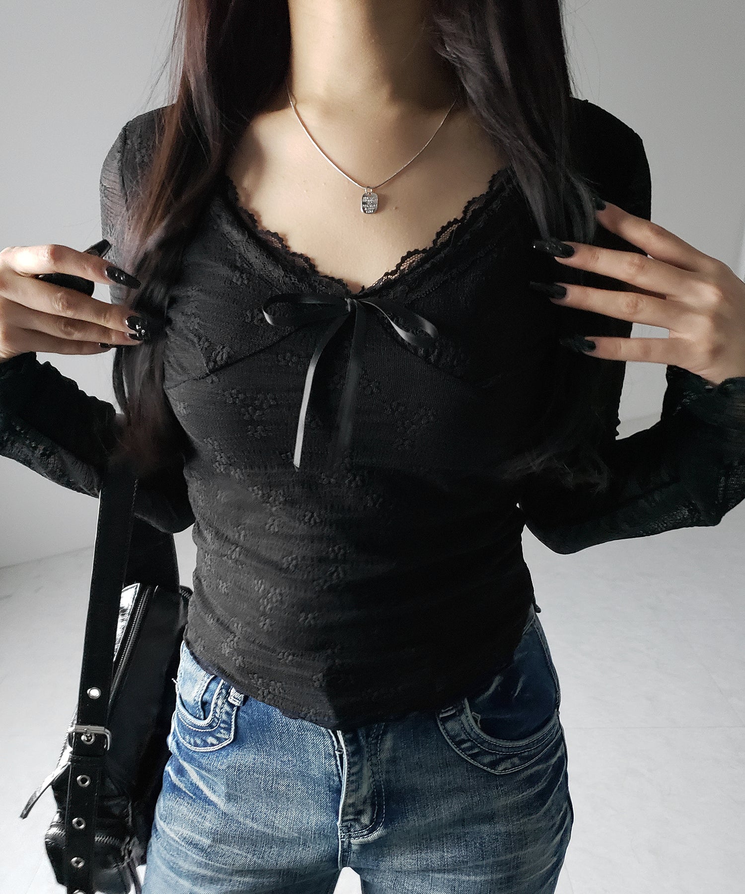 フロントリボンレイヤードレーストップス ／ front ribbon layered lace tops