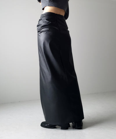 【 ４size ／ ３color 】深スリットシャーリングフェイクレザータイトロングスカート