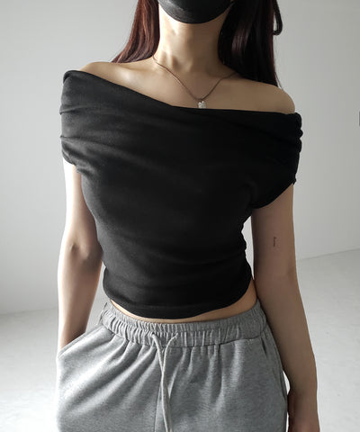 【 ２color 】オフショルギャザーノースリーブトップス ／ off shoulder gather nosleeve tops