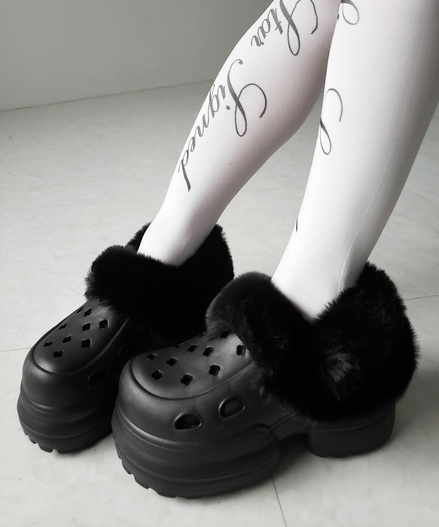 フェイクファー厚底クロッグサンダル ／ Fake fur platform clog sandals