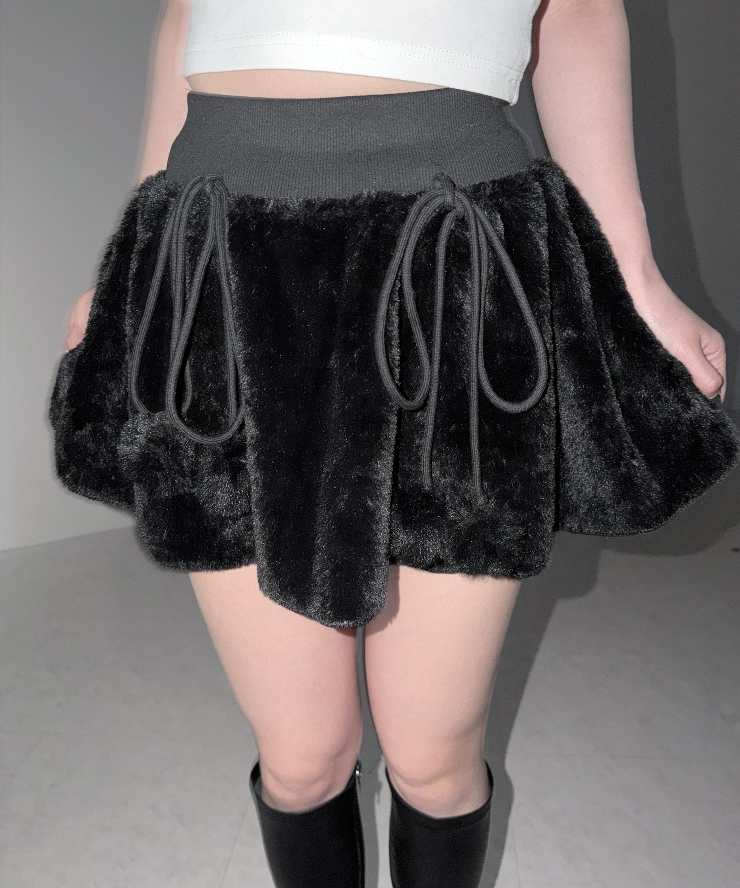 【 インパン裏地付き 】ポンポン付ファーフレアミニスカート ／ ponpon fur flare mini skirt