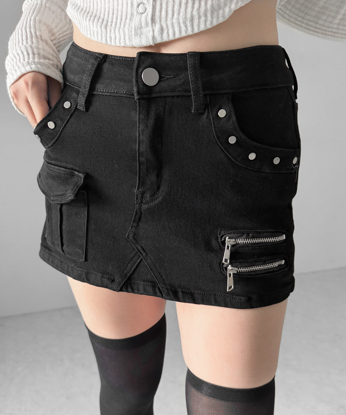 スタッズジップデザインストレッチデニムミニスカパン／ studs zip design stretch denim mini skirt pants